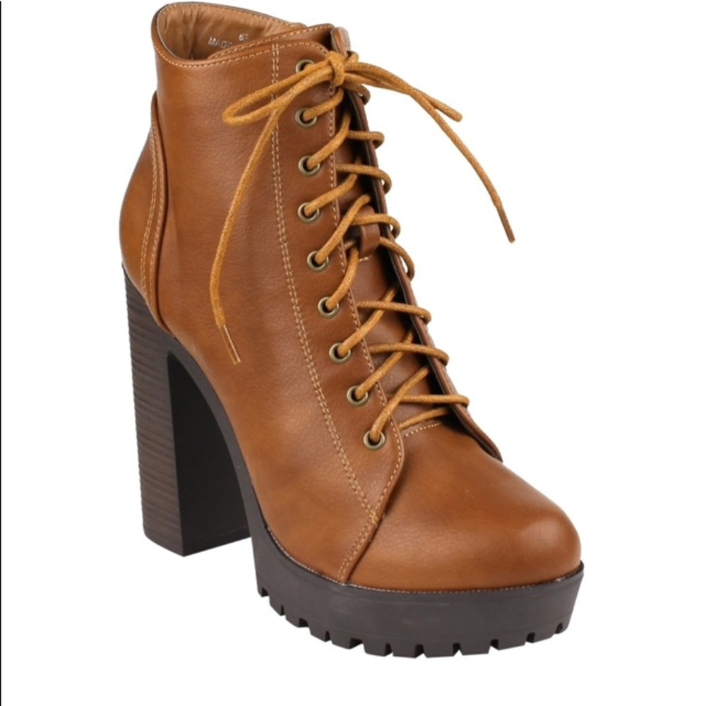 Tan lace up chunky platform ankle boots - Picture 3 of 5